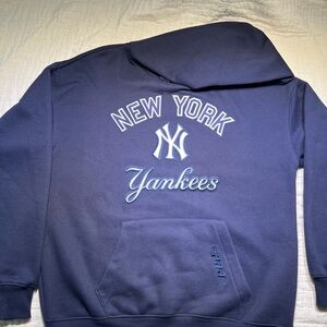 New York Yankees Navy Crewneck Sweatshirt